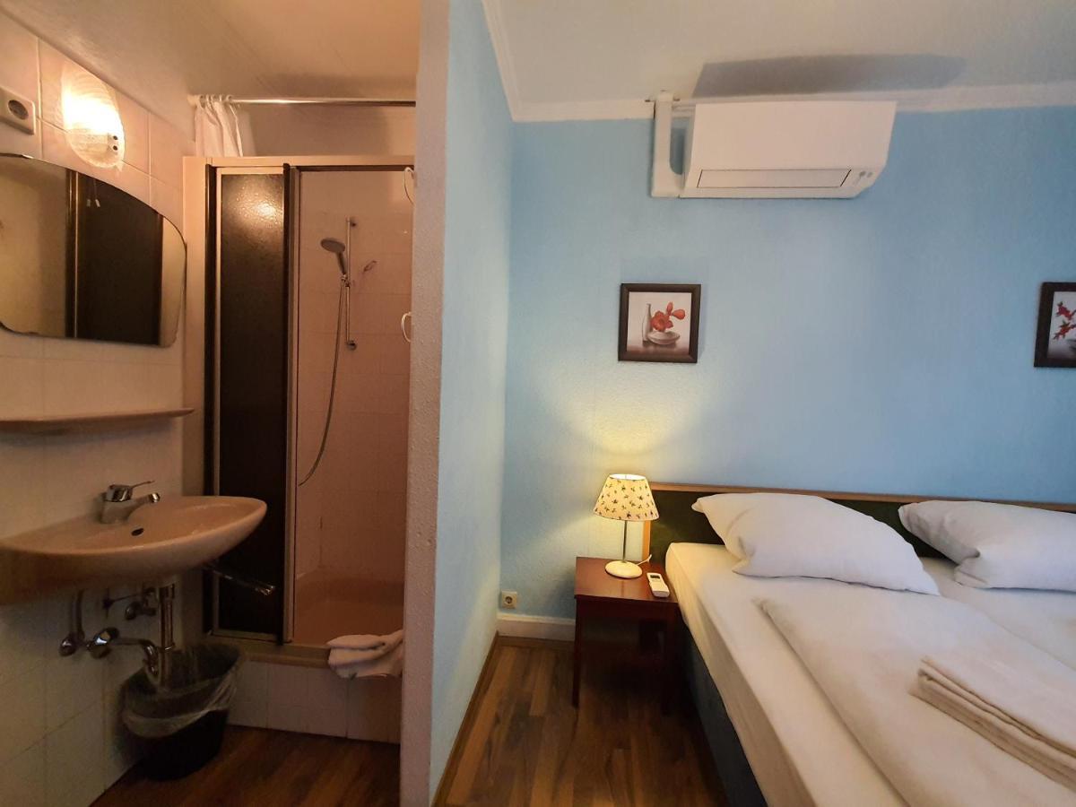 Hotel Pension Graf Konstanz Exteriör bild